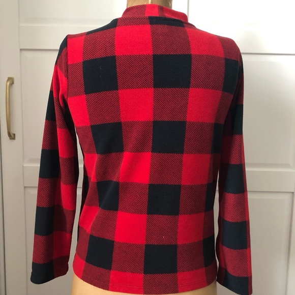 This is plaid cosy and fuzzy. - Picture 2 of 5